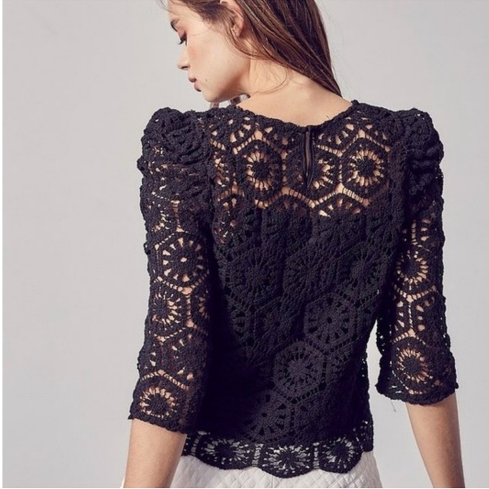 Geometric Pattern Crochet Top - Picture 2 of 4
